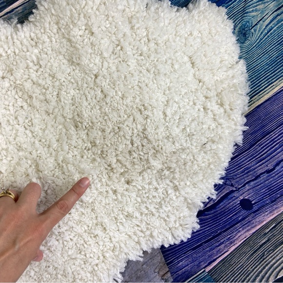 Threshold 16”x40” bath rug. - Picture 3 of 5